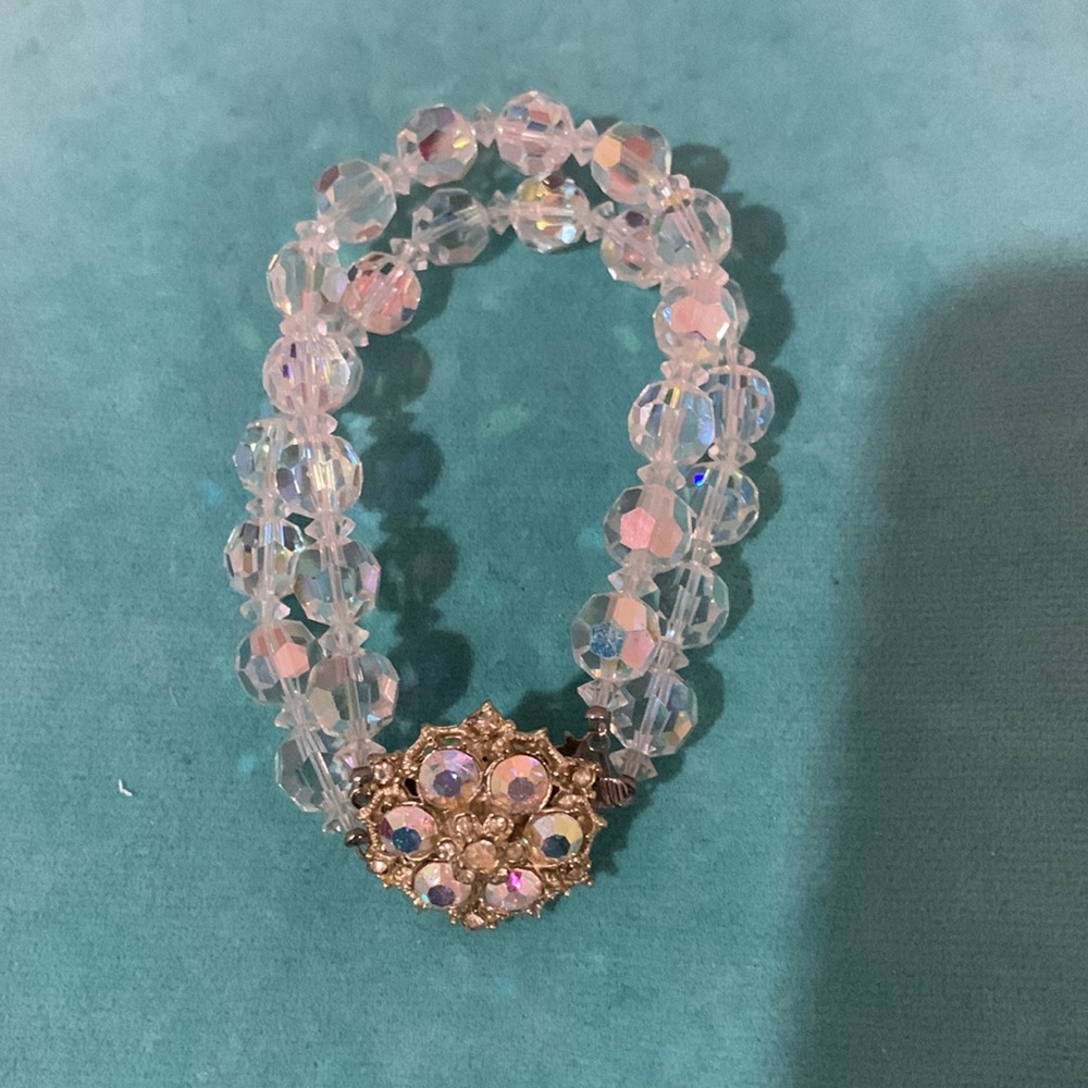 Vintage beautiful aurora borealis crystal bracelet with rhinestone clasp 7” - Picture 5 of 7